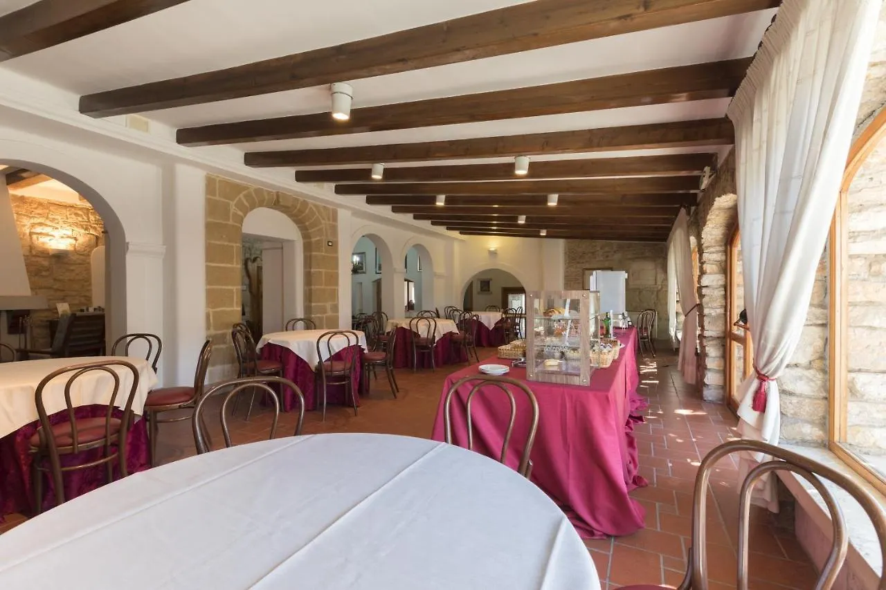 Отель Masseria Sant'Anna Бари